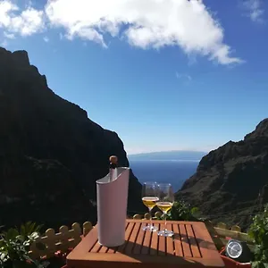 https://casa-hernandez.tenerifehoteles.net
